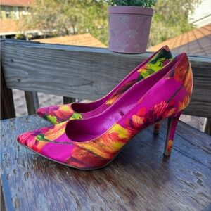 Marc Fisher Women’s Darren2 Floral Satin Pointed Toe Pumps Slip-On Size 7.5M